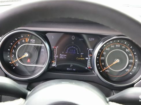 Used 2023 Jeep Gladiator Willys image 24