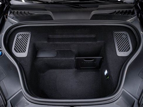 Certified 2025 Porsche Macan Electric image 29