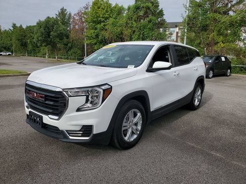 Used 2024 GMC Terrain SLE FWD image 2