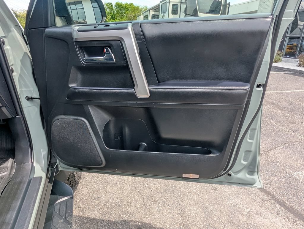 Used 2022 Toyota 4Runner Trail Special Edition AWD/4WD image 37