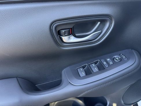 New 2026 Honda HR-V LX image 17