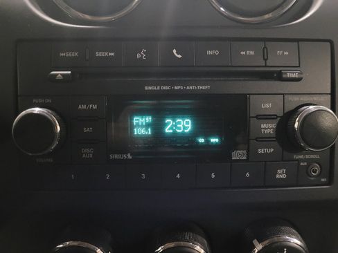 Used 2016 Jeep Patriot High Altitude AWD/4WD image 25