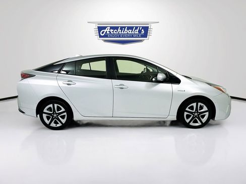 Used 2017 Toyota Prius Three Touring image 9