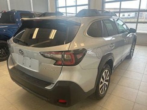 Used 2025 Subaru Outback Premium w/ Popular Package #1 image 4