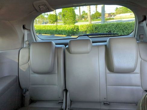 Used 2012 Honda Odyssey EX-L image 17