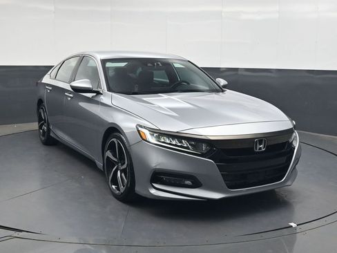 Used 2020 Honda Accord Sport image 2