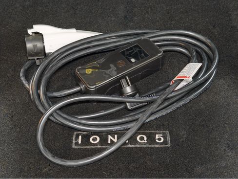 Used 2023 Hyundai Ioniq 5 Limited image 6