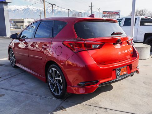 Used 2018 Toyota Corolla iM image 6