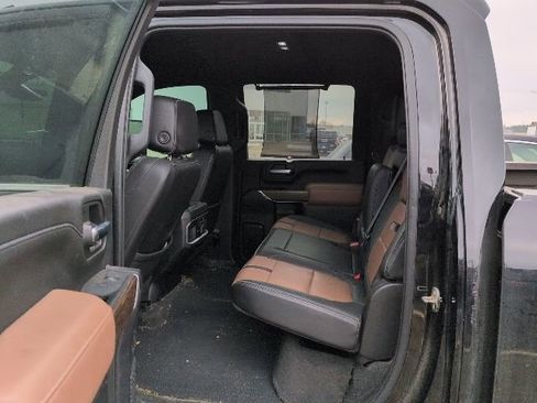 Used 2022 Chevrolet Silverado 3500 High Country w/ Technology Package image 6