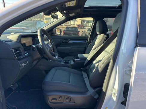 New 2026 GMC Terrain AT4 w/ LPO, Black Badging Package image 17