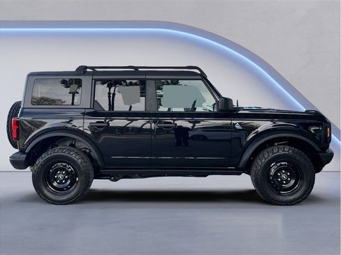 Used 2022 Ford Bronco Black Diamond image 7