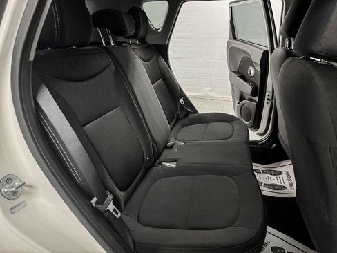 Used 2019 Kia Soul image 11