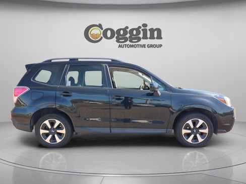 Used 2018 Subaru Forester 2.5i Premium w/ All-Weather Package image 6
