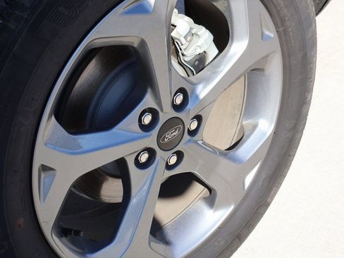 Certified 2025 Ford Escape ST-Line AWD/4WD image 39