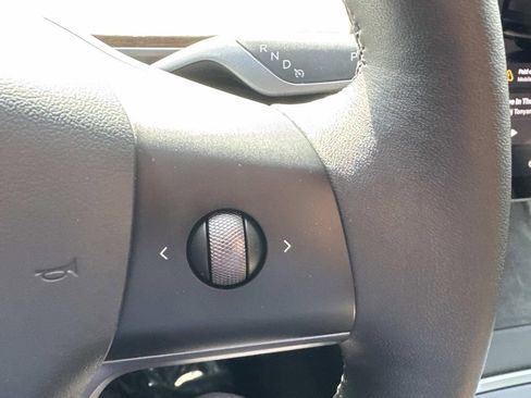 Used 2023 Tesla Model Y Long Range image 18