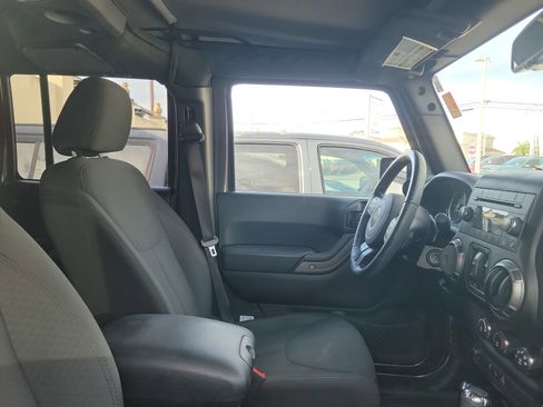 Used 2018 Jeep Wrangler Unlimited Sport S AWD/4WD image 9