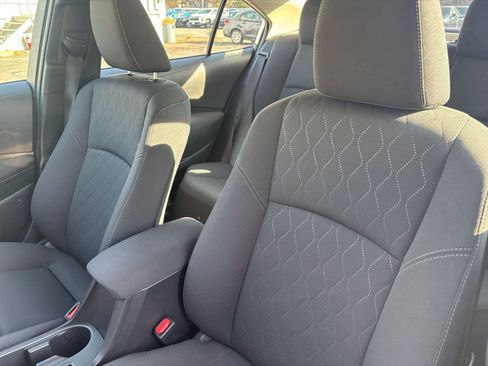 Used 2025 Toyota Corolla LE image 34