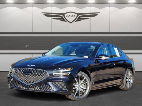 Used 2023 Genesis G70 2.0T image 1