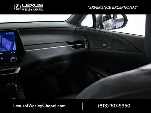 Used 2024 Lexus RX 350 FWD w/ Convenience Package image 17