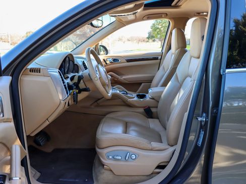 Used 2014 Porsche Cayenne image 10