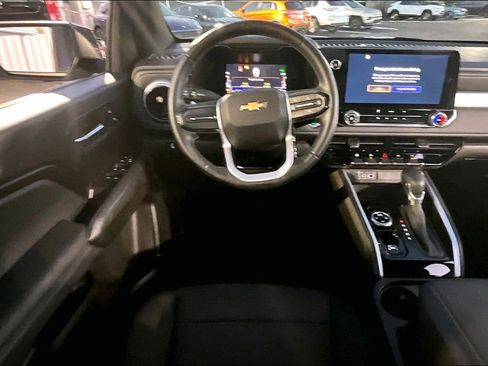 Used 2023 Chevrolet Colorado LT image 9