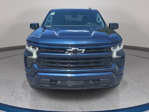 Used 2023 Chevrolet Silverado 1500 RST w/ Z71 Off-Road Package AWD/4WD image 2
