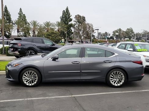 Used 2020 Lexus ES 350 w/ Accessory Package 2 FWD image 2