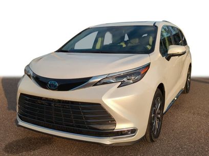 Certified 2025 Toyota Sienna Platinum