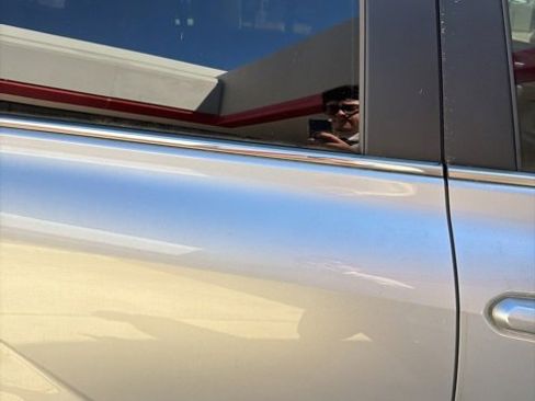 Used 2023 Toyota Highlander XLE image 9