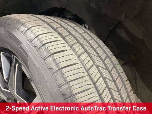 Used 2023 Chevrolet Suburban High Country AWD/4WD image 31