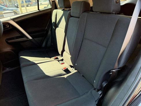 Used 2016 Toyota RAV4 LE image 7
