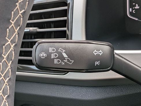 Used 2023 Volkswagen Atlas SEL AWD/4WD image 38