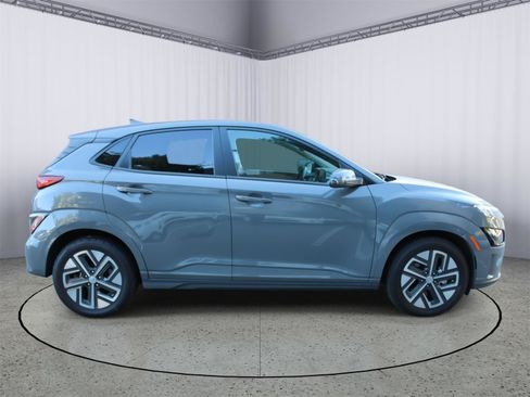 Used 2022 Hyundai Kona SEL w/ Convenience Package FWD image 7