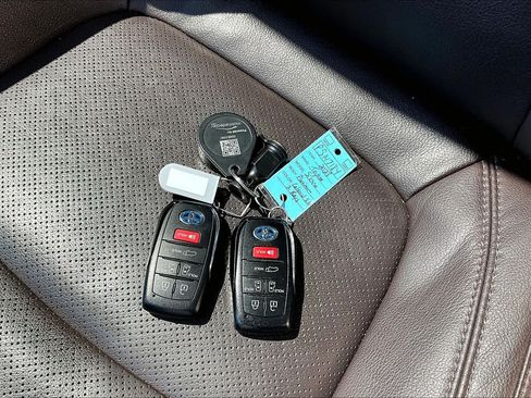 Certified 2023 Toyota Sienna Platinum FWD image 15