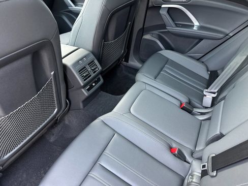 New 2025 Audi Q5 Premium image 9