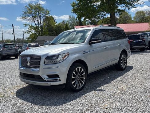 Used 2019 Lincoln Navigator Select AWD/4WD image 2