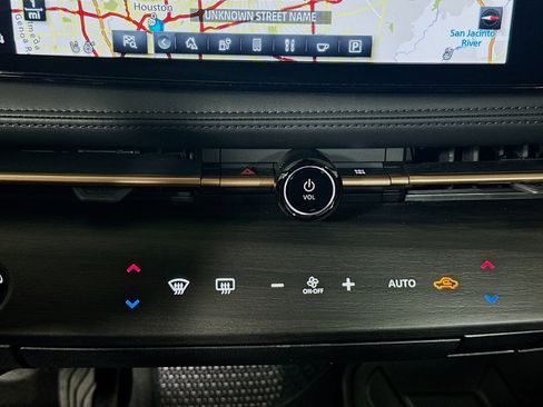 Used 2023 Nissan Ariya FWD image 24