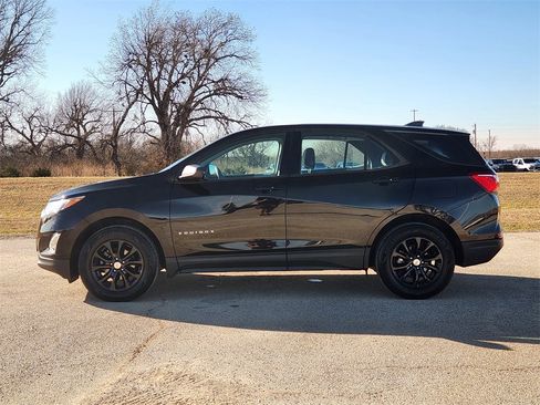 Used 2019 Chevrolet Equinox LS image 4