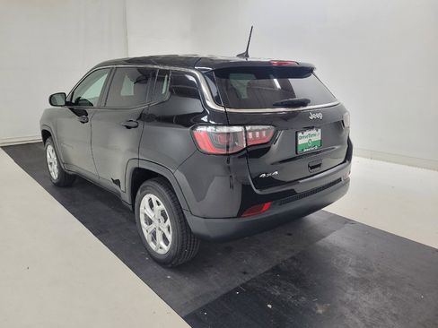Used 2024 Jeep Compass Sport AWD/4WD image 5