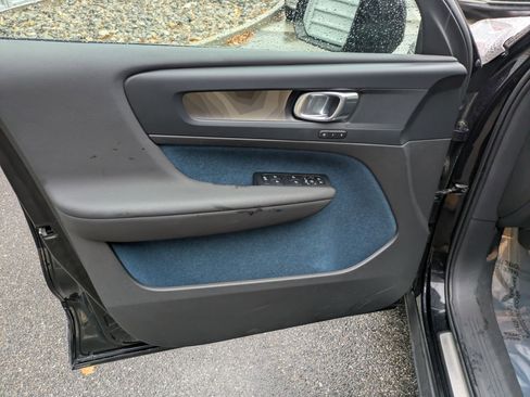 Certified 2023 Volvo XC40 Recharge Plus image 12