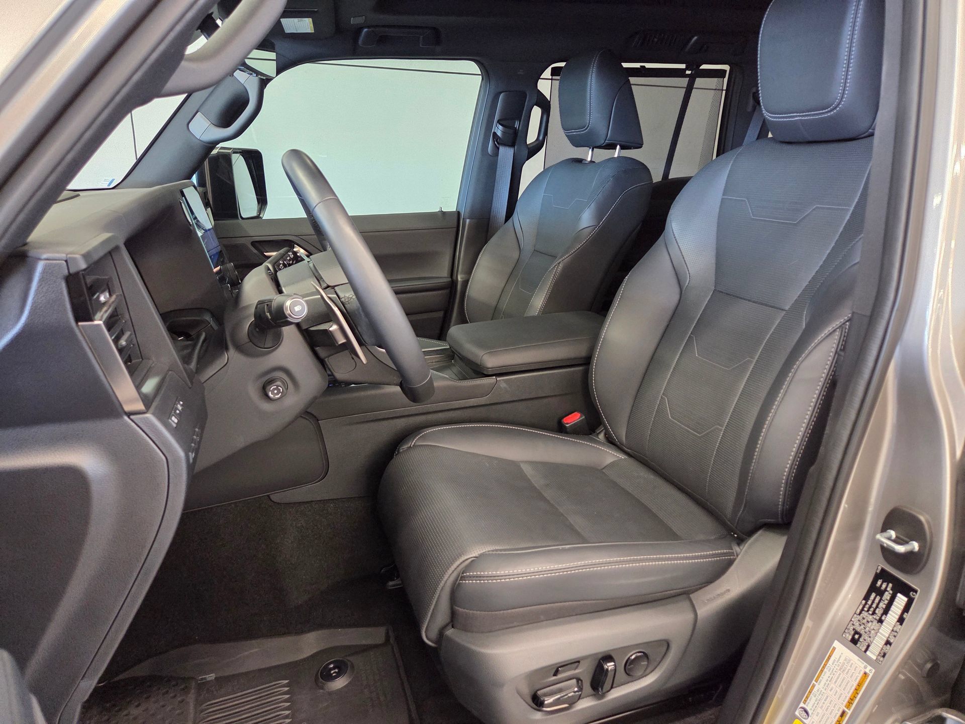 Used 2026 Lexus GX 550 w/ Accessory Package (2T) AWD/4WD image 5
