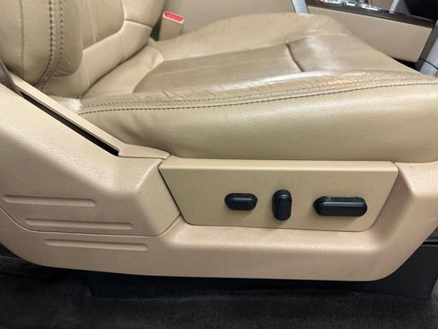 Used 2014 Ford F150 Lariat w/ Lariat Chrome Package AWD/4WD image 23