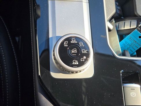 New 2026 Mitsubishi Outlander SEL image 28