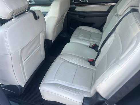 Used 2016 Ford Explorer Platinum AWD/4WD image 30