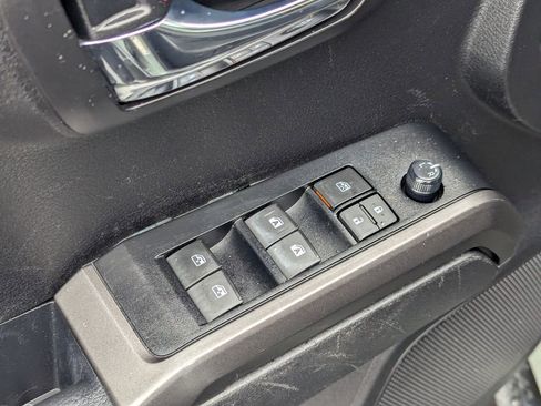 Used 2022 Toyota Tacoma TRD Sport AWD/4WD image 18