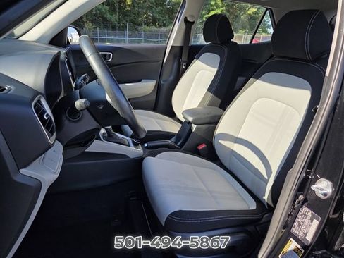 Used 2025 Hyundai Venue SEL FWD image 9