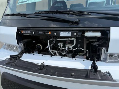 Used 2024 Chevrolet Brightdrop 400 w/ Commercial Equipment Package AWD/4WD image 23