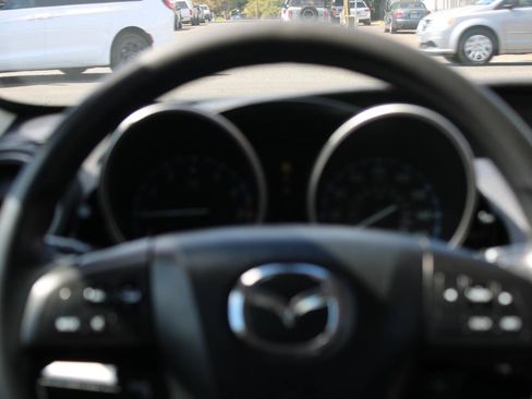Used 2013 MAZDA MAZDA3 i Sport FWD image 9