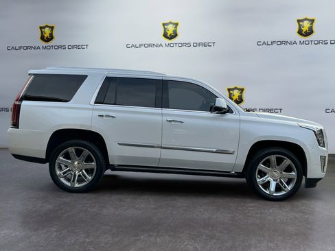 Used 2017 Cadillac Escalade Premium Luxury image 4