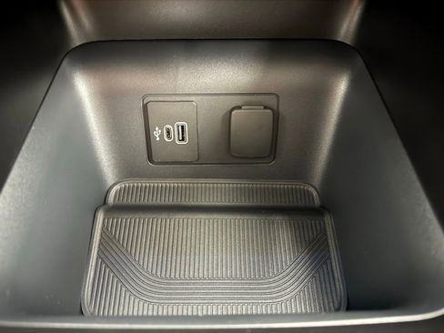 New 2026 Ford Explorer Active image 38